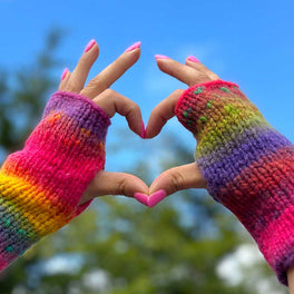Free Download - Technicolour TV Mitts in Lang Yarns Mystery Wool Addicts