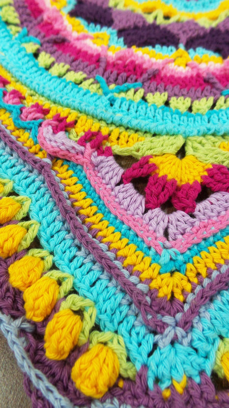 Sophie's Universe Blanket Complete