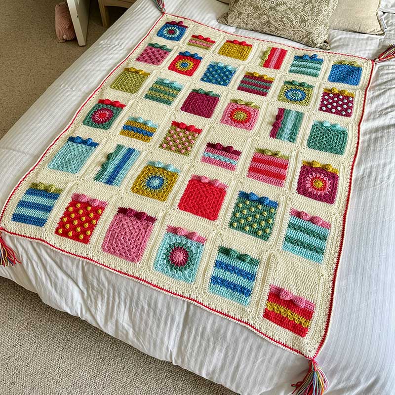 Buy The Gift of Christmas CAL by Anita Gibney Retro – Black