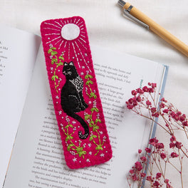 Hawthorn Handmade - Black Cat Bookmark Felt Craft Kit