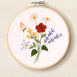 DMC - Sumptuous Summer Flowers Embroidery Kit